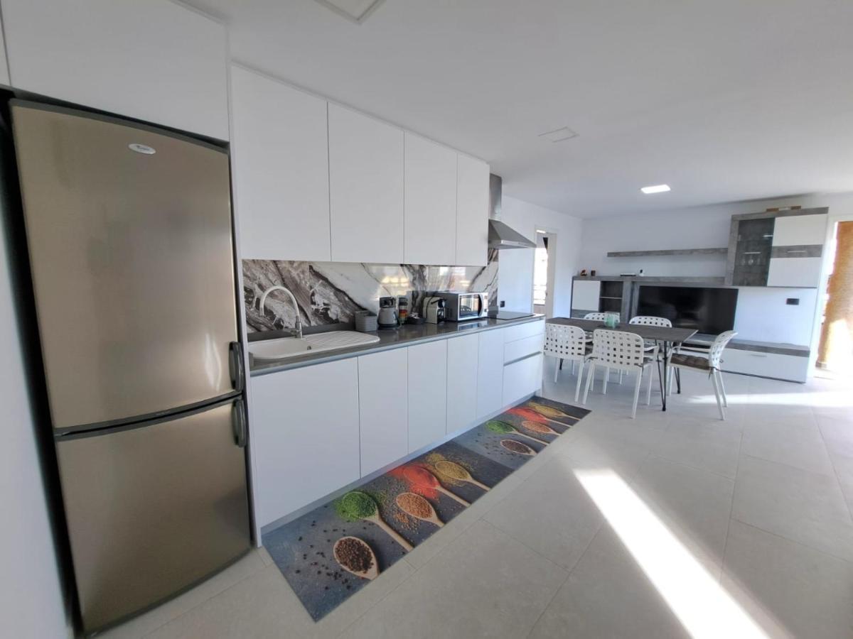 Newly Reformed 2 Bedroom Apartment In The Center Of Los Cristianos Los Cristianos  Eksteriør bilde