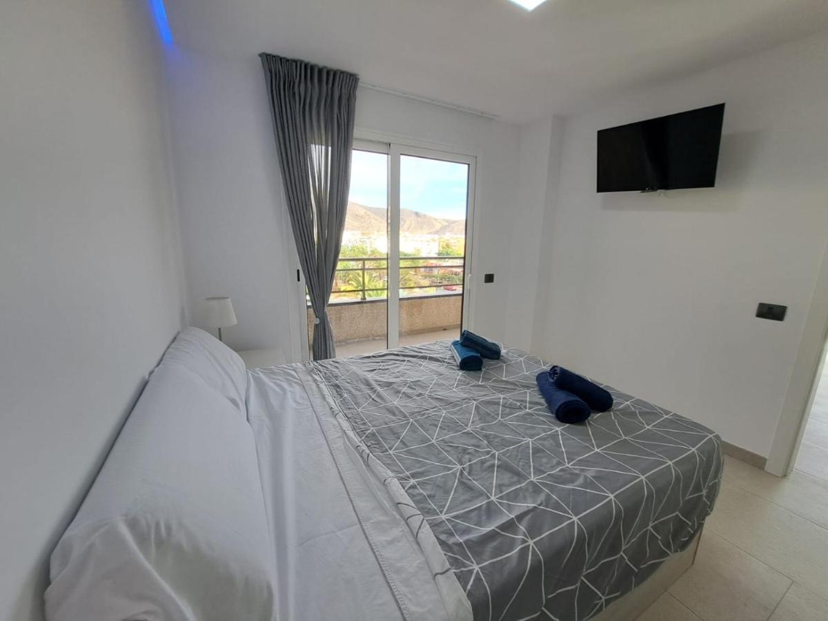 Newly Reformed 2 Bedroom Apartment In The Center Of Los Cristianos Los Cristianos  Eksteriør bilde