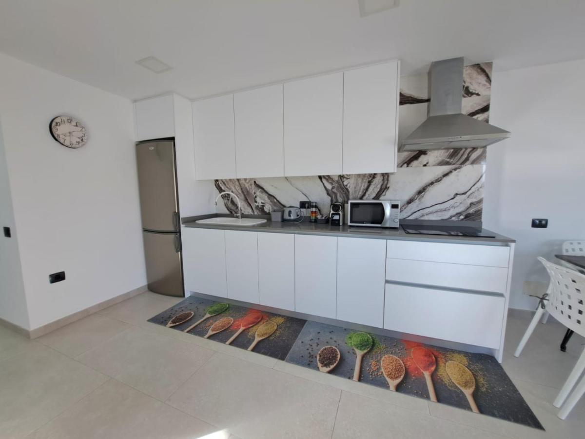 Newly Reformed 2 Bedroom Apartment In The Center Of Los Cristianos Los Cristianos  Eksteriør bilde