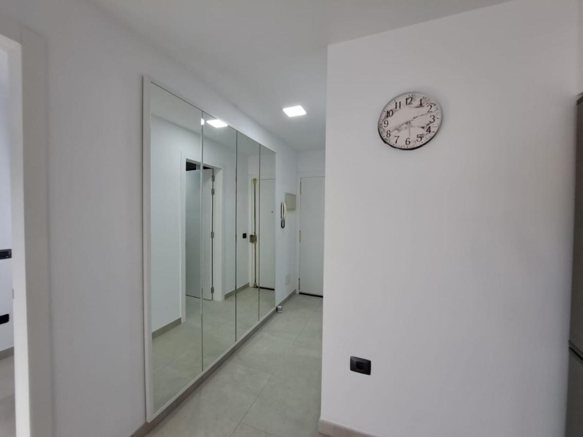 Newly Reformed 2 Bedroom Apartment In The Center Of Los Cristianos Los Cristianos  Eksteriør bilde