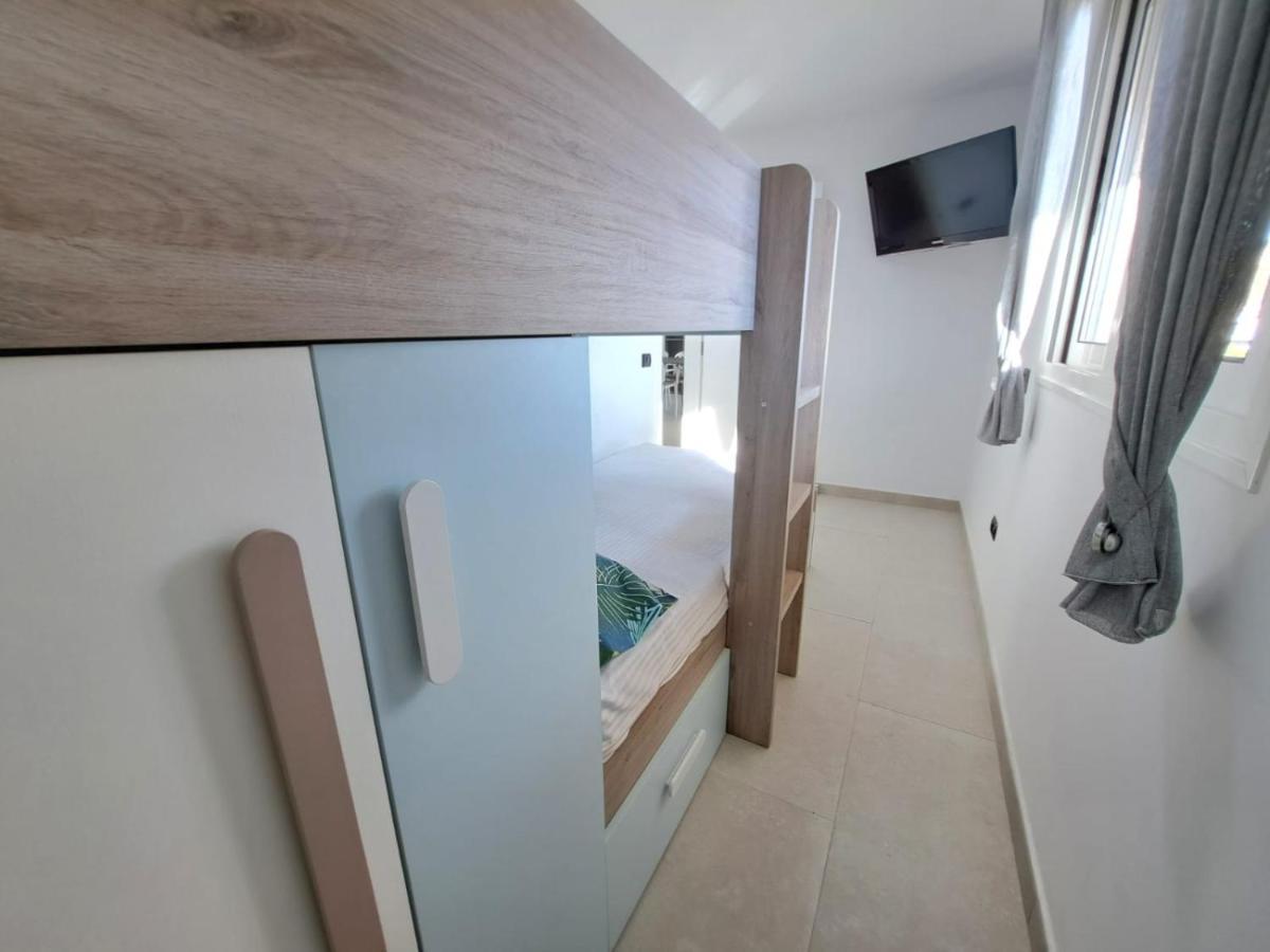 Newly Reformed 2 Bedroom Apartment In The Center Of Los Cristianos Los Cristianos  Eksteriør bilde
