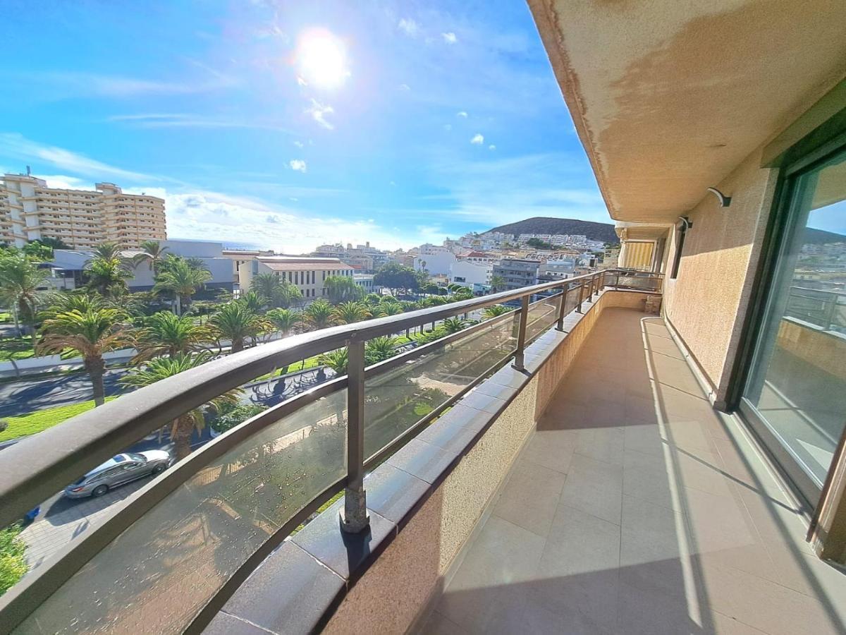 Newly Reformed 2 Bedroom Apartment In The Center Of Los Cristianos Los Cristianos  Eksteriør bilde