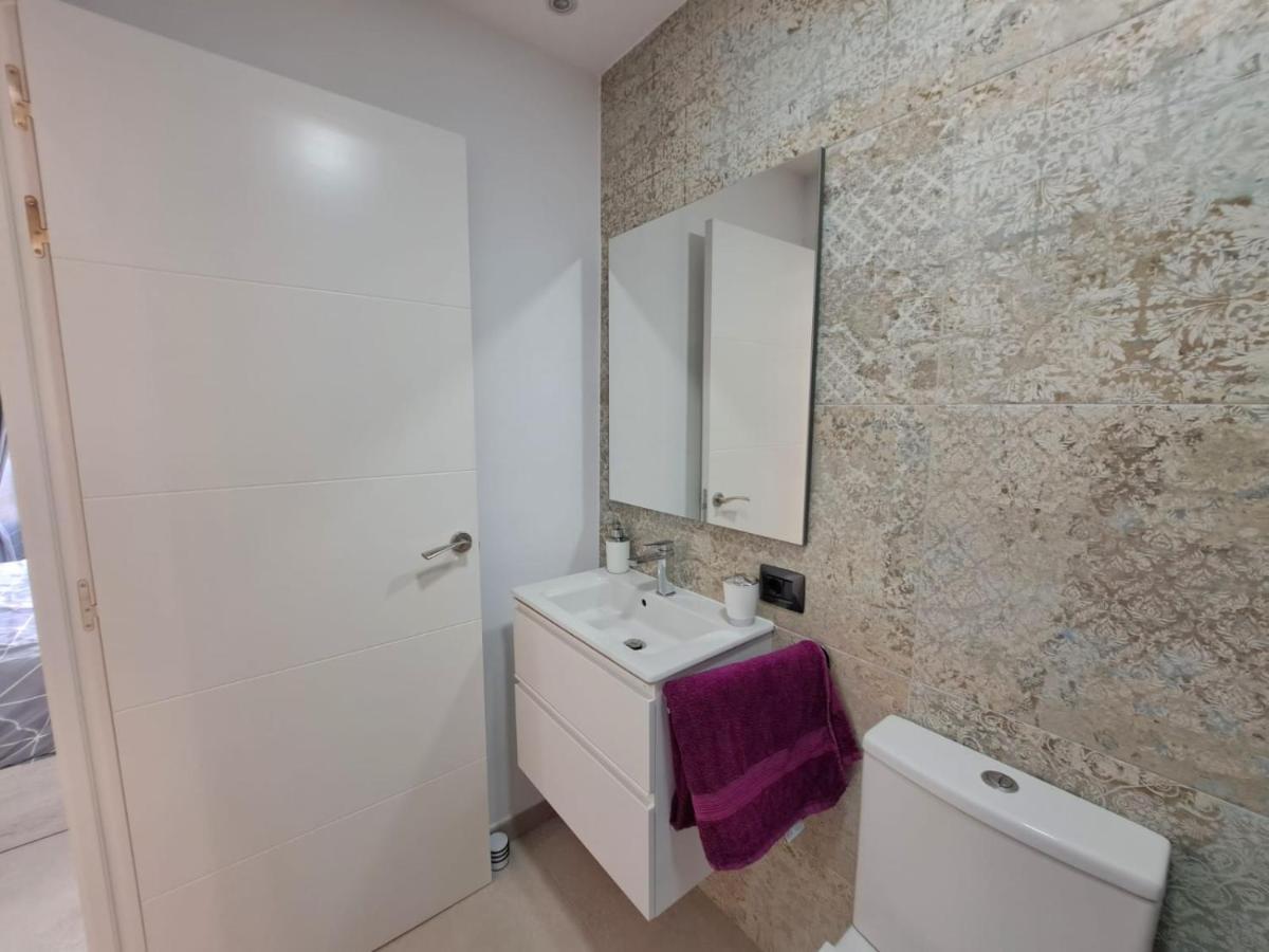 Newly Reformed 2 Bedroom Apartment In The Center Of Los Cristianos Los Cristianos  Eksteriør bilde