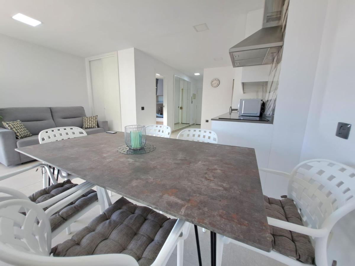 Newly Reformed 2 Bedroom Apartment In The Center Of Los Cristianos Los Cristianos  Eksteriør bilde
