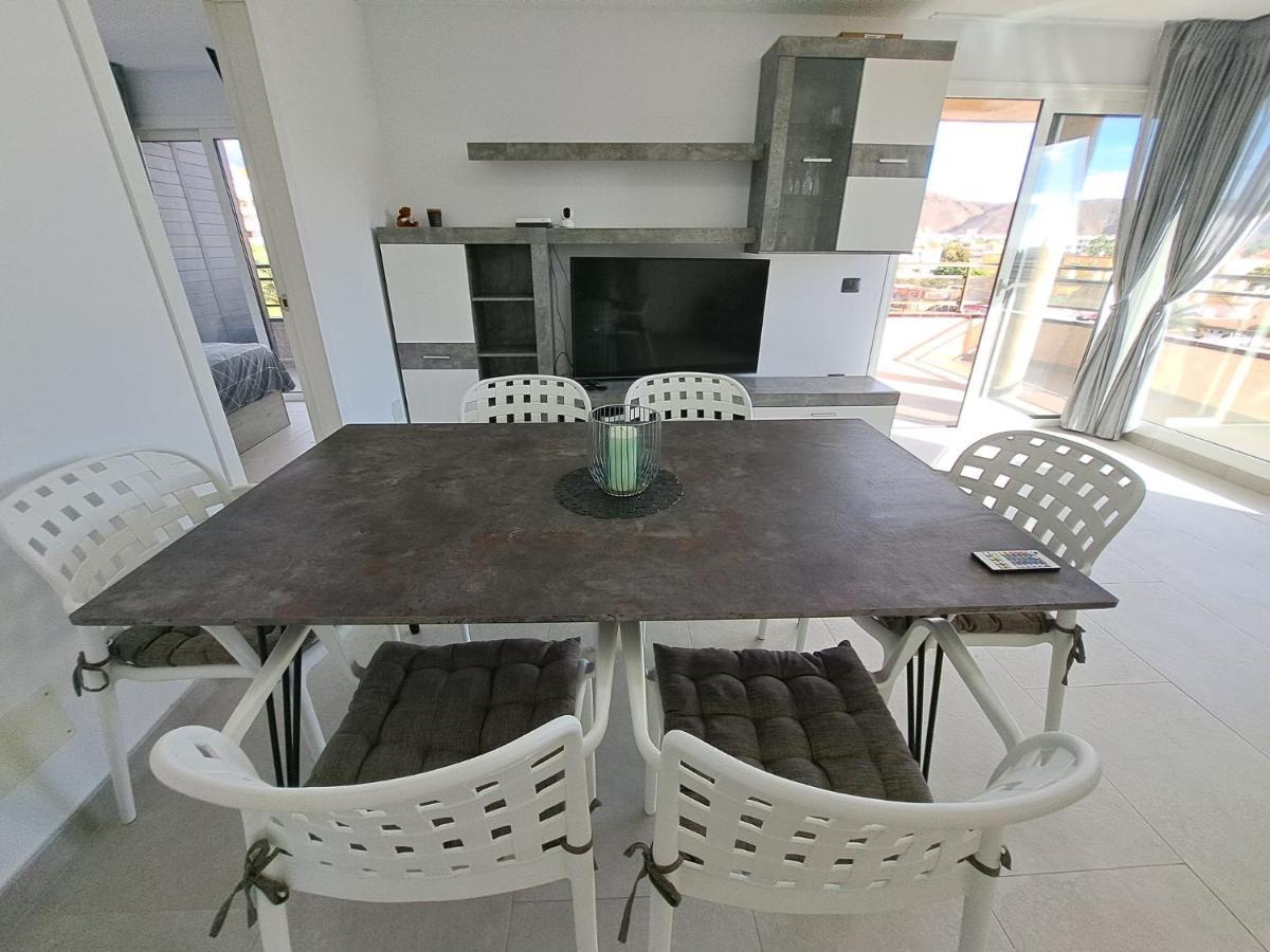 Newly Reformed 2 Bedroom Apartment In The Center Of Los Cristianos Los Cristianos  Eksteriør bilde